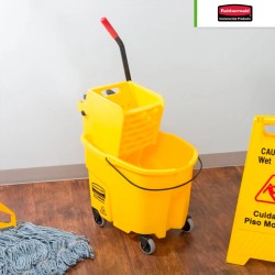 Combo Cubeta – escurridor de presión lateral Rubbermaid 35 QT + Kit de trapeador plano adaptable para Wavebrake Rubbermaid